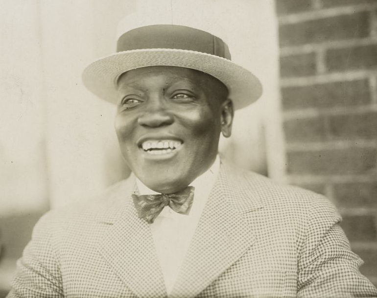 Jack Johnson dressed well