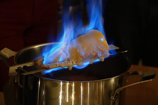 Traditionelle Feuerzangenbowle
